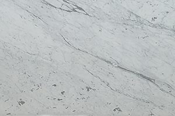 carrara como referência visual mais realista para comparação de mármores