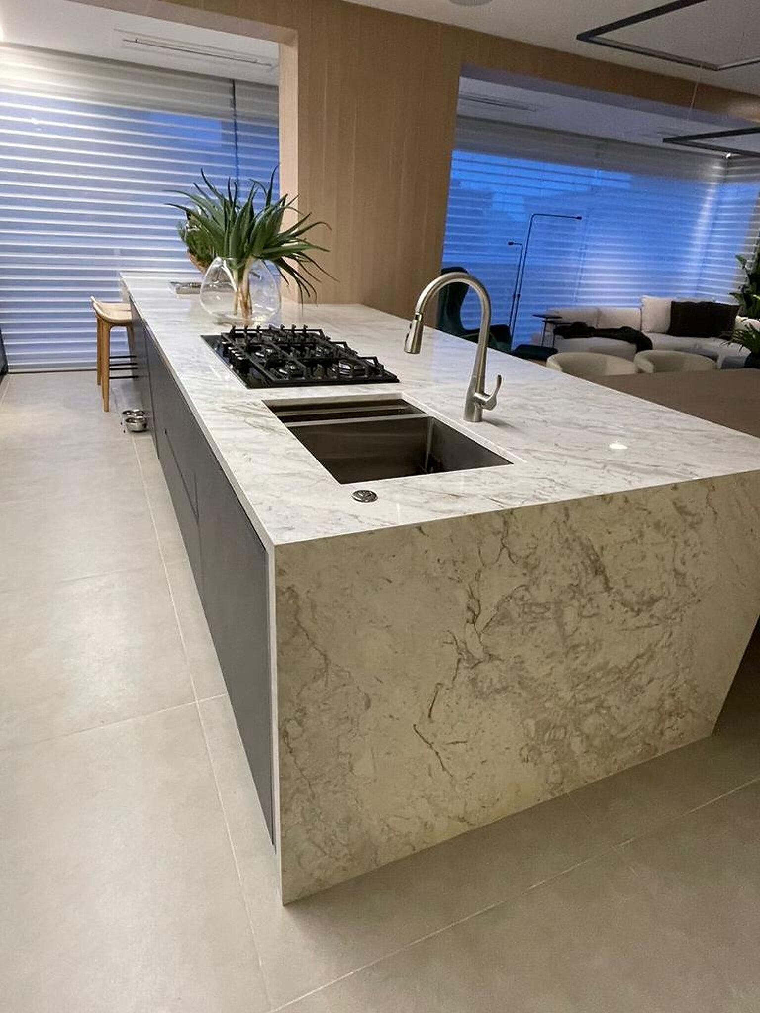 area gourmet com bancada em pedra